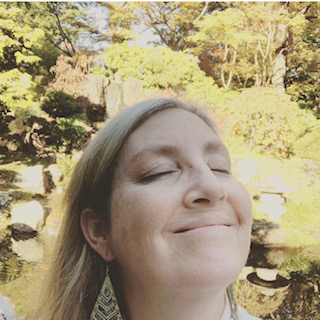 ALIGNS ALL YOUR CHAKRAS