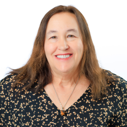 Cathy Peper Headshot