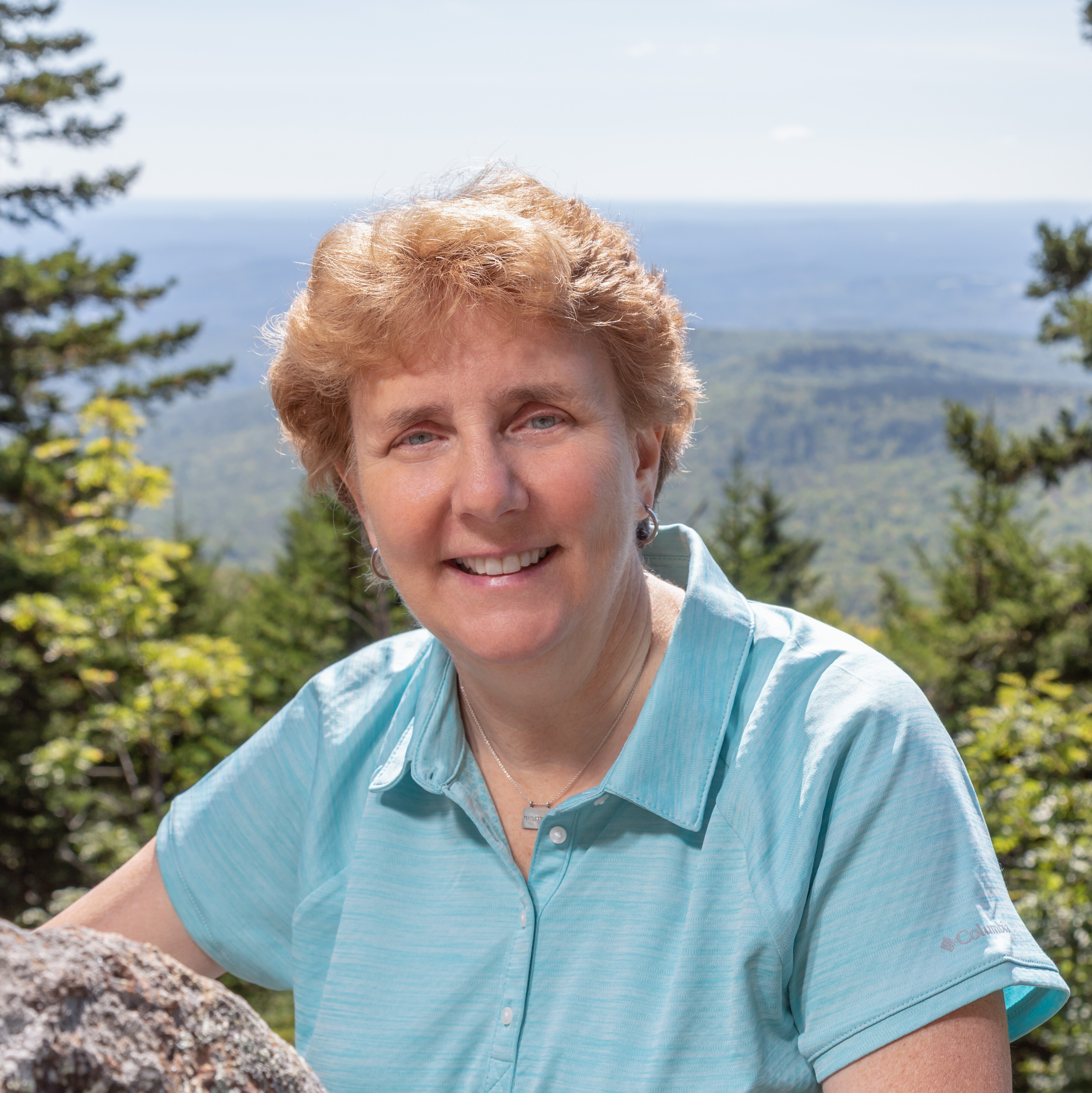 Linda Magoon Headshot