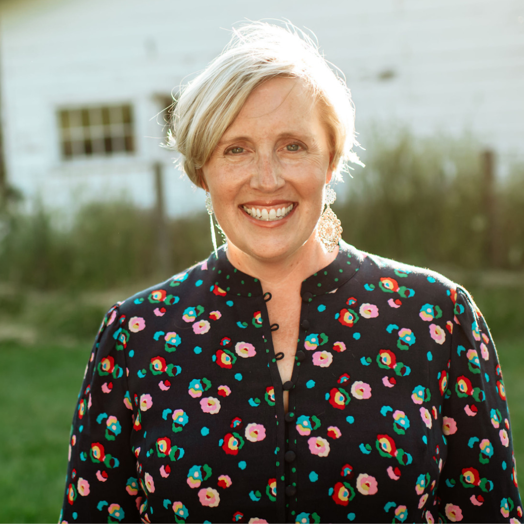 Ellie Alexander Headshot