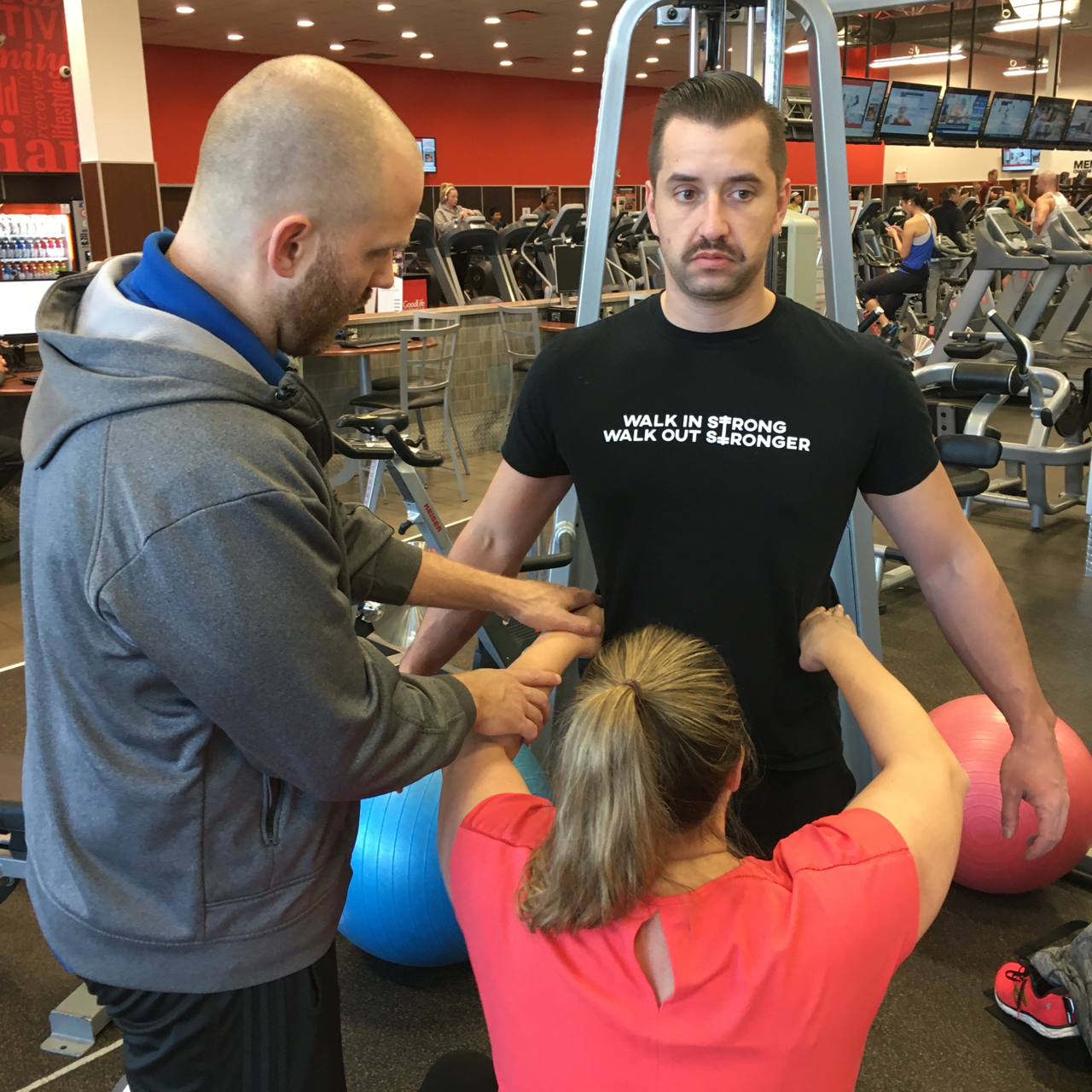 Fitness trainer learning the prime anatomical position