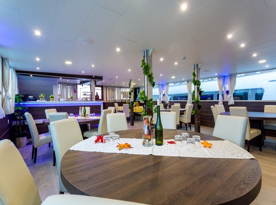 private-yacht_entertainment