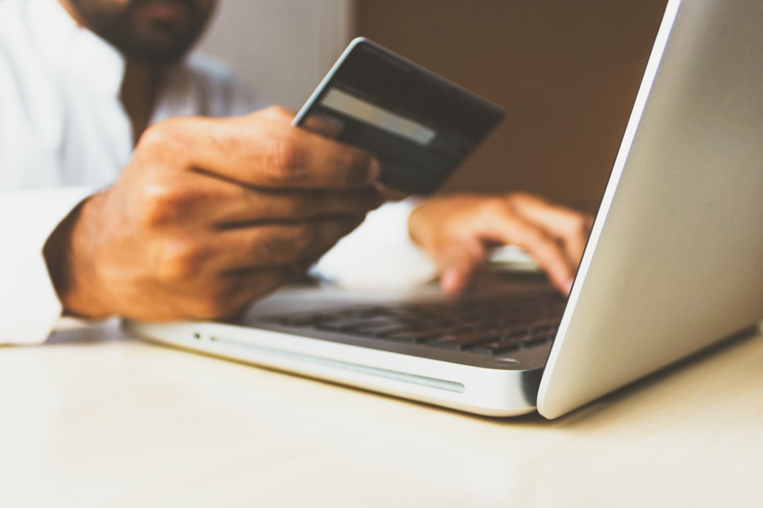 What's the Difference Between a Joint Venture and a Syndication?