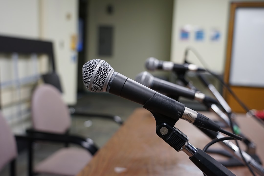 What's the Difference Between a Joint Venture and a Syndication?
