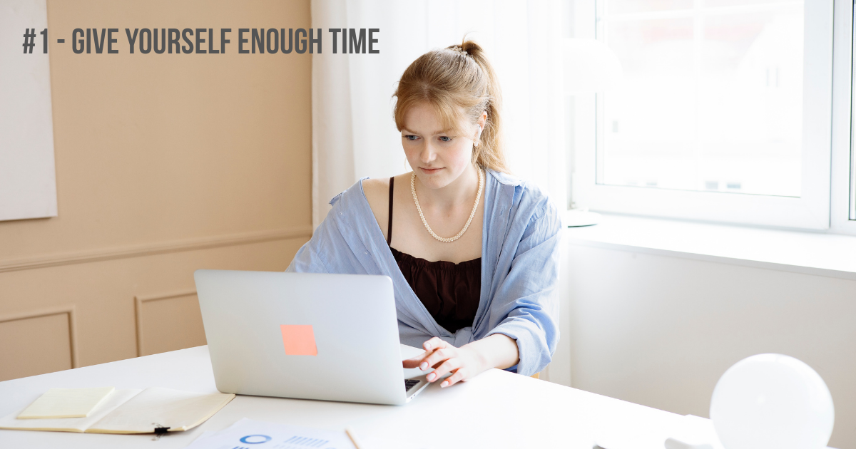 woman learning how long it takes to become a full time content creator