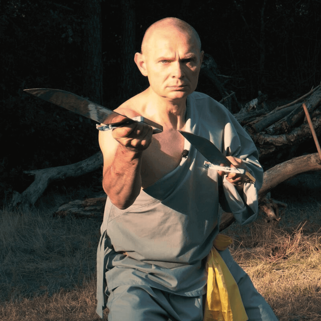 Laoshi Radek podczas treningu Wing Chun z nożami Wu Dip Dao