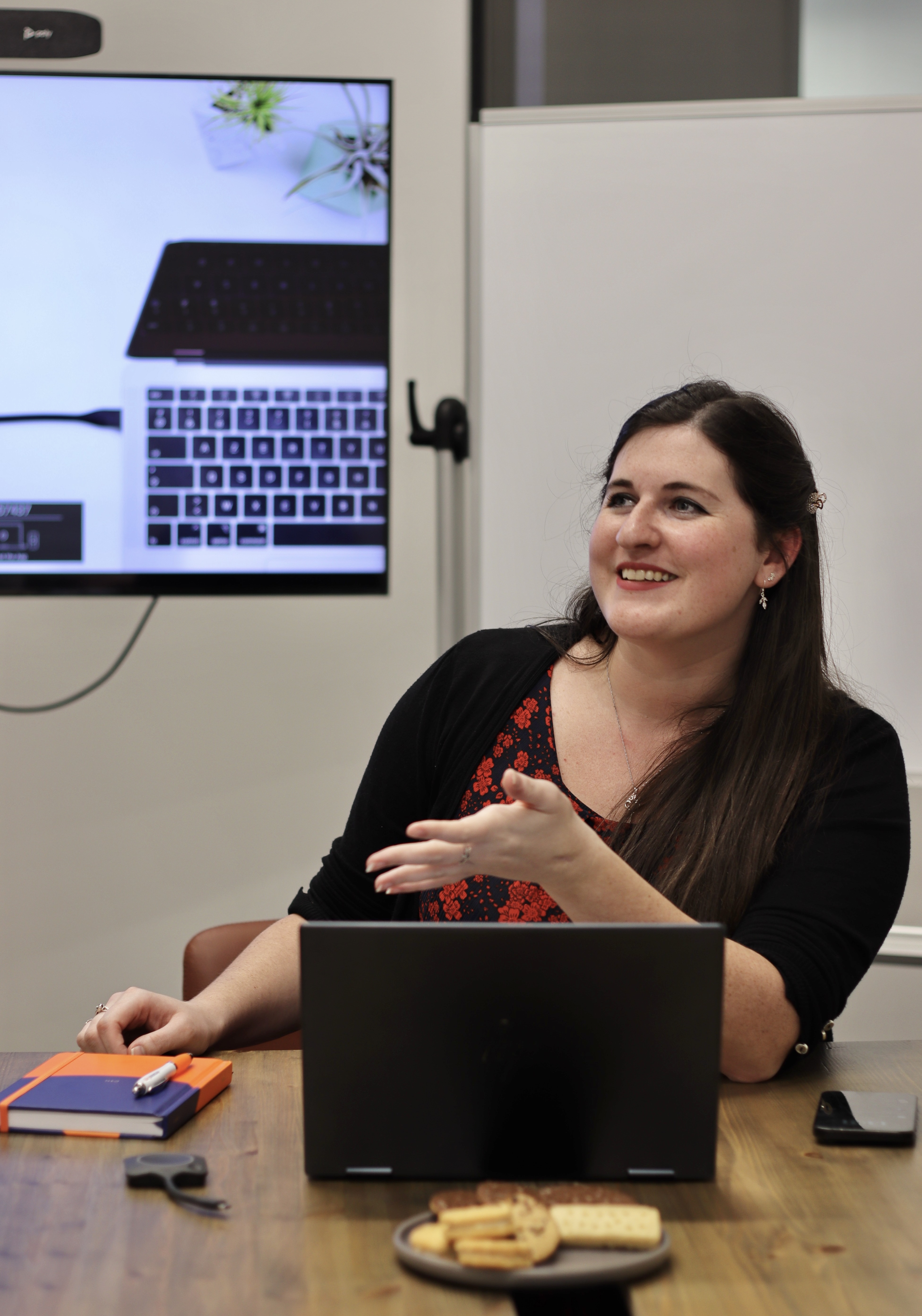 Eleanor Bryan presenting a social media workshop