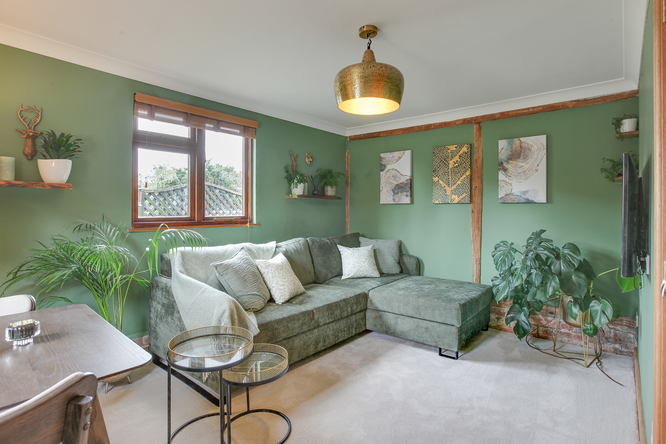 Private retreat lounge in rural Essex