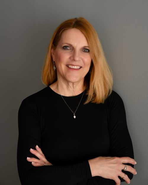 Picture of Lynda Stucky, Author of Voice Branding for Executive Leaders